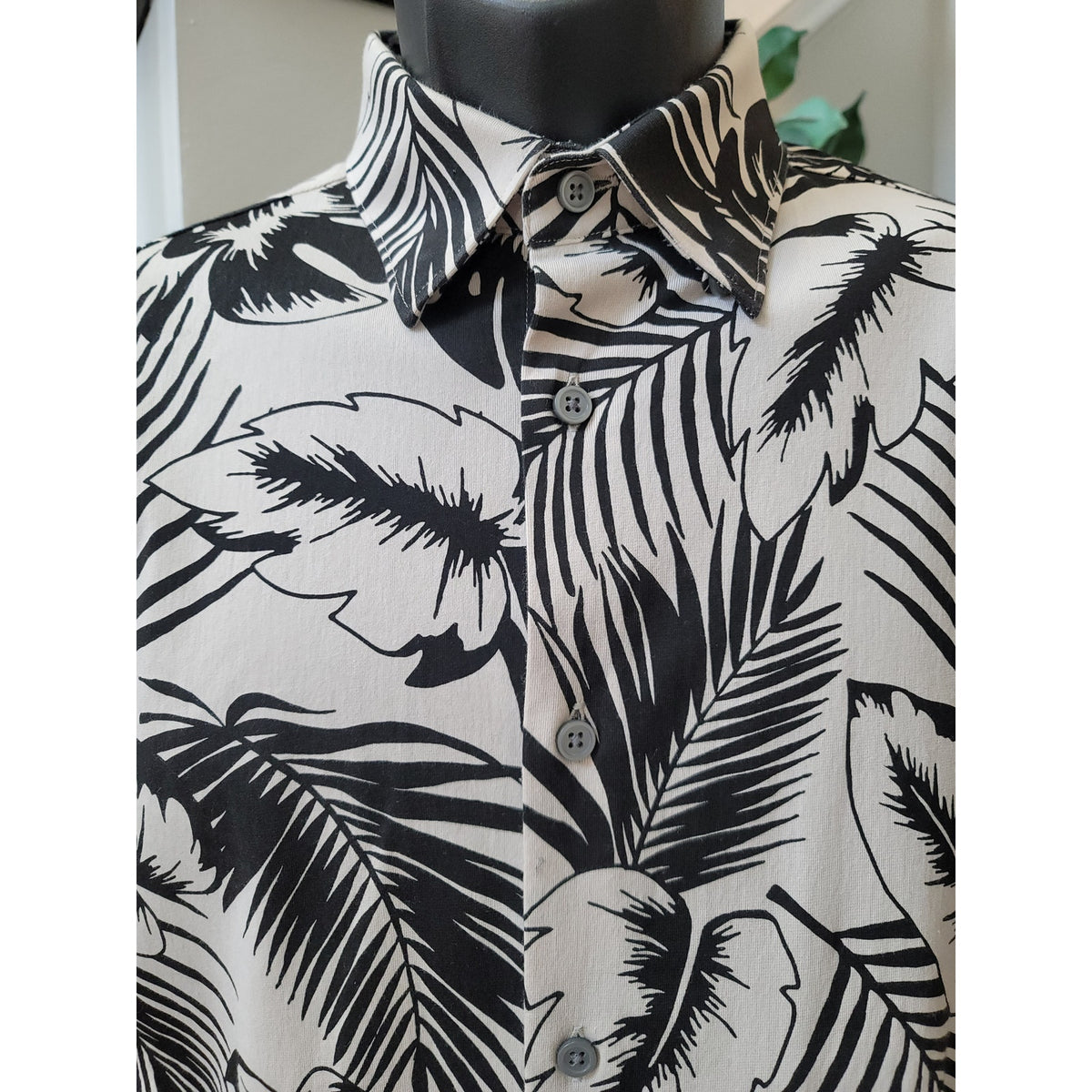 Express Button Down Shirt Men's Size Small Black White Cotton Blend Palm Leaf