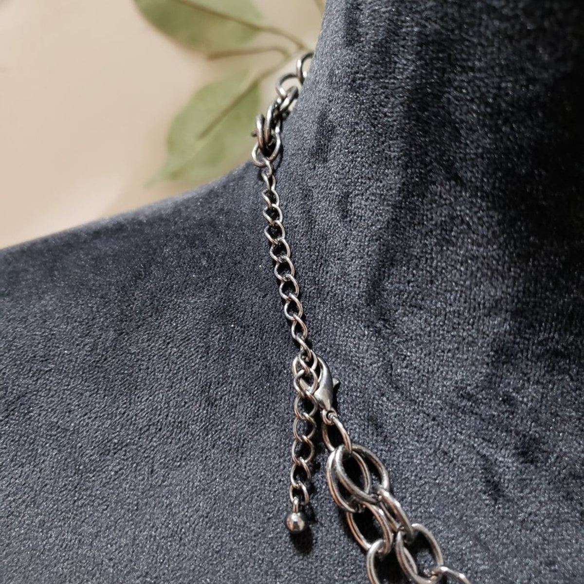 Women Fashion Silver Plastic Balls Wire Circles Collar Necklace w/ Lobster Clasp