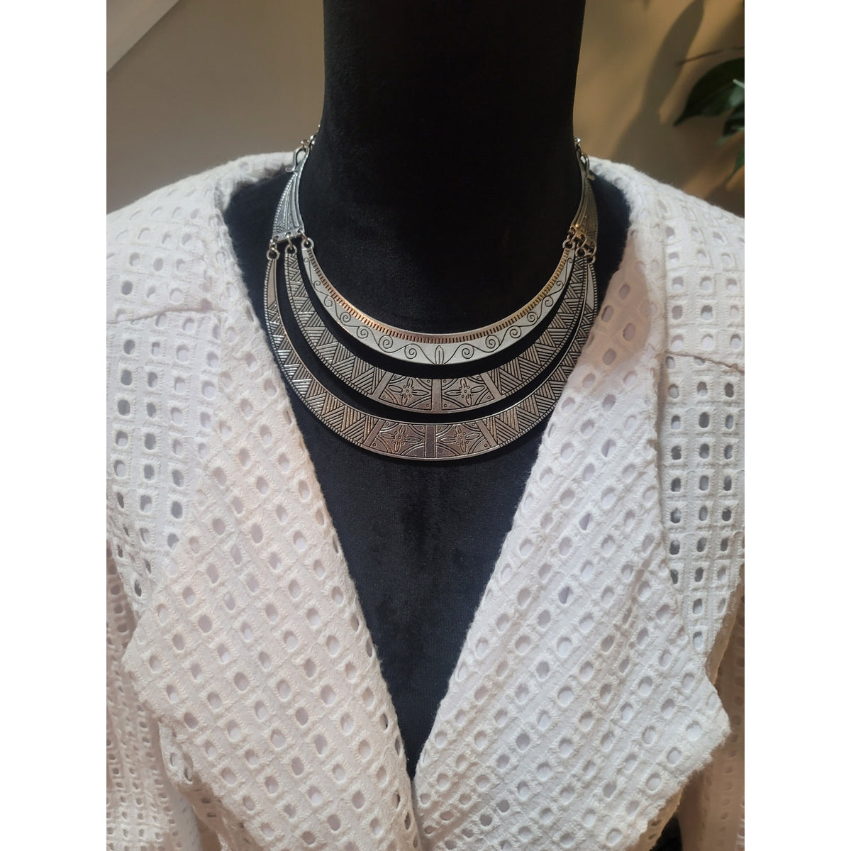 Lane Bryant Blazer Jacket Womens Size 20 White Eyelet Zipper Pockets Long Sleeve