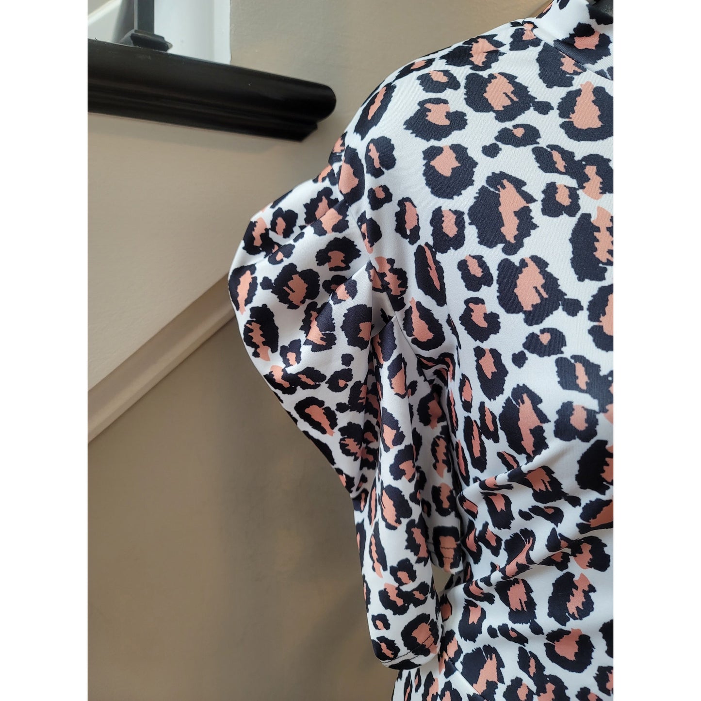 Leopard Print Midi Dress Women Size Medium White Black Pink Stretchy Ruffle