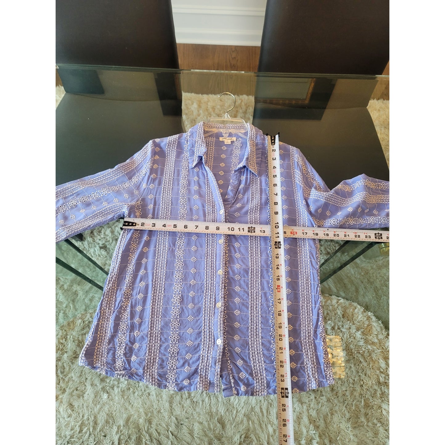 Ultra Pink Button Front Blouse Women's Medium Blue White Floral Embroidered