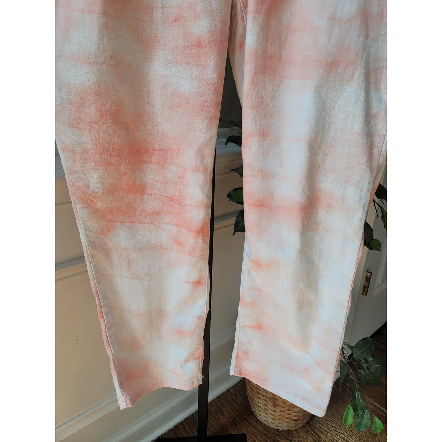 Chico's Ankle Pants Women's 2.5 (14) Pink White Tie Dye Cotton Stretch Slim Fit