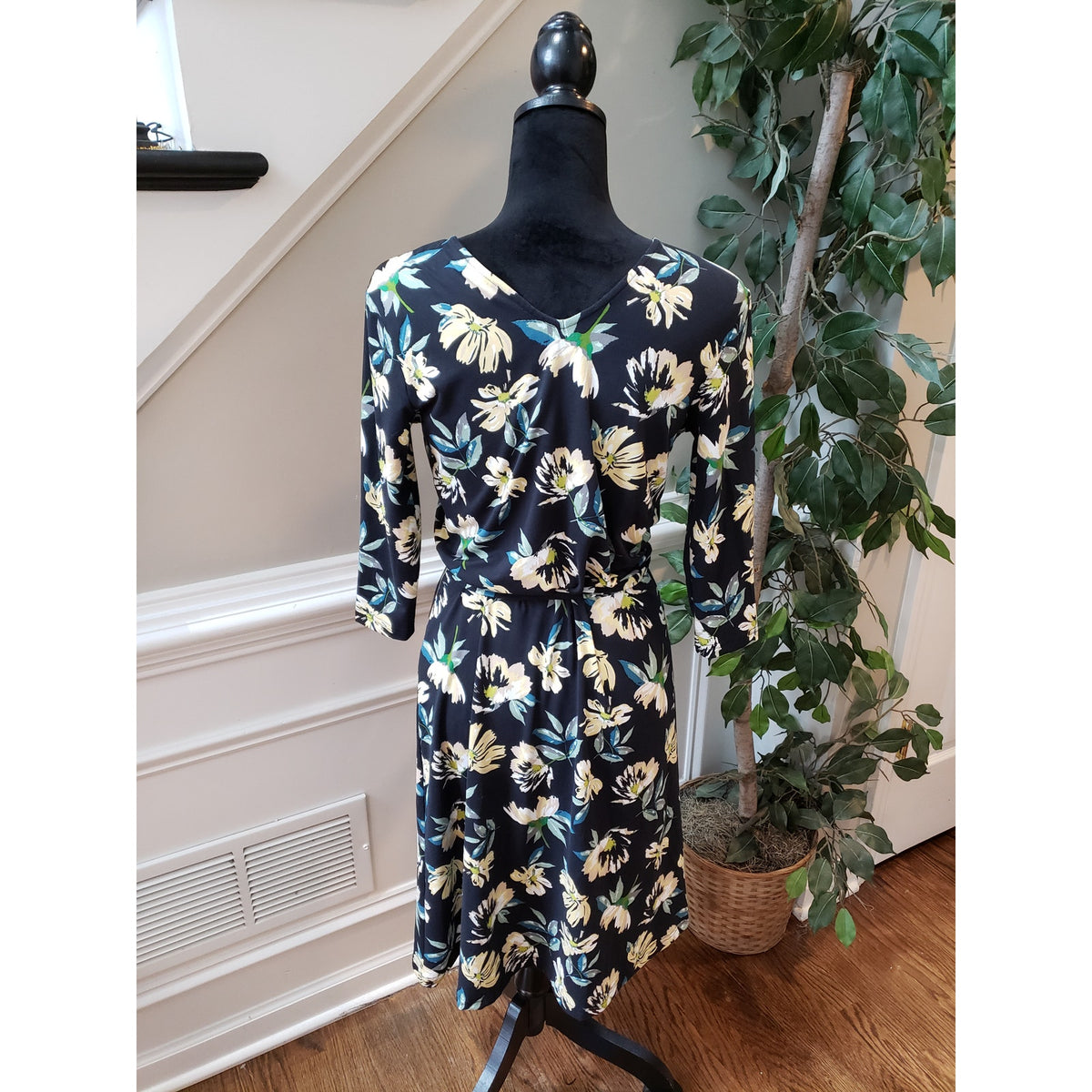 Serra Dress Women S Black Floral Wrap Belted Polyester Spandex V-Neck