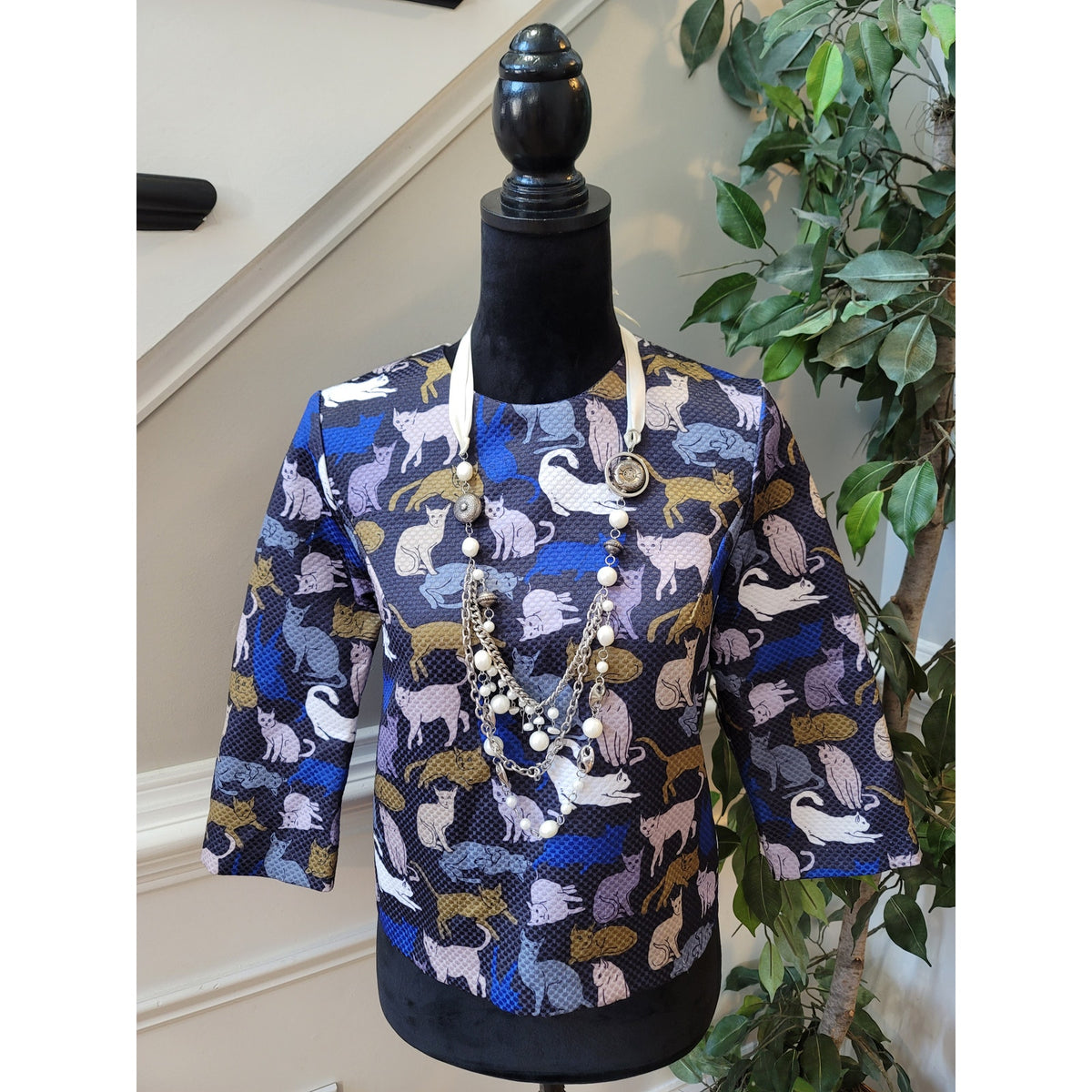 H&M Crop Blouse 8 Navy Cotton Cat Textured Woven Crew Neck 3/4 Sleeve Back Zip