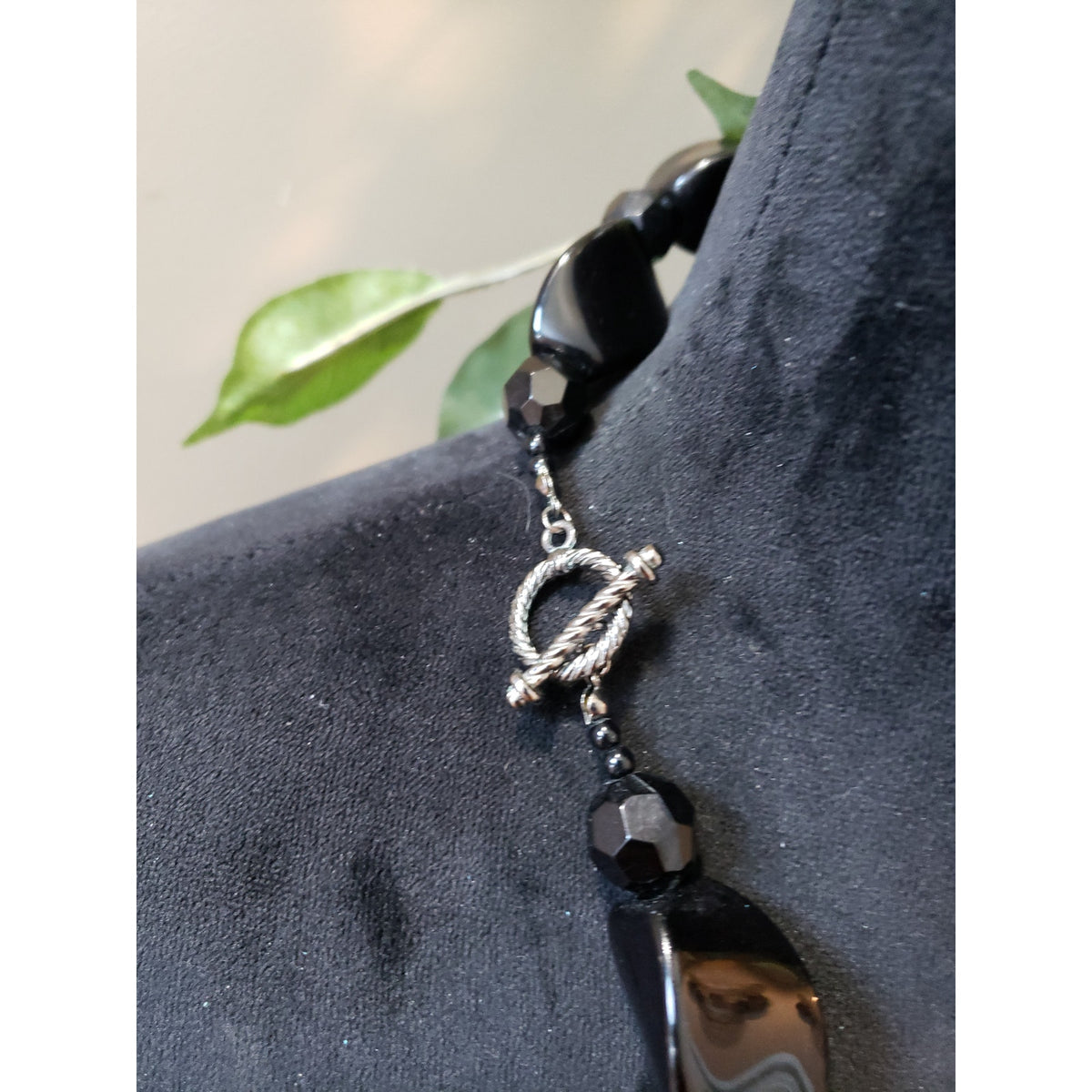 Womens Silver Tone Black Onyx Gemstone Encrusted Crucifix Pendant Necklace