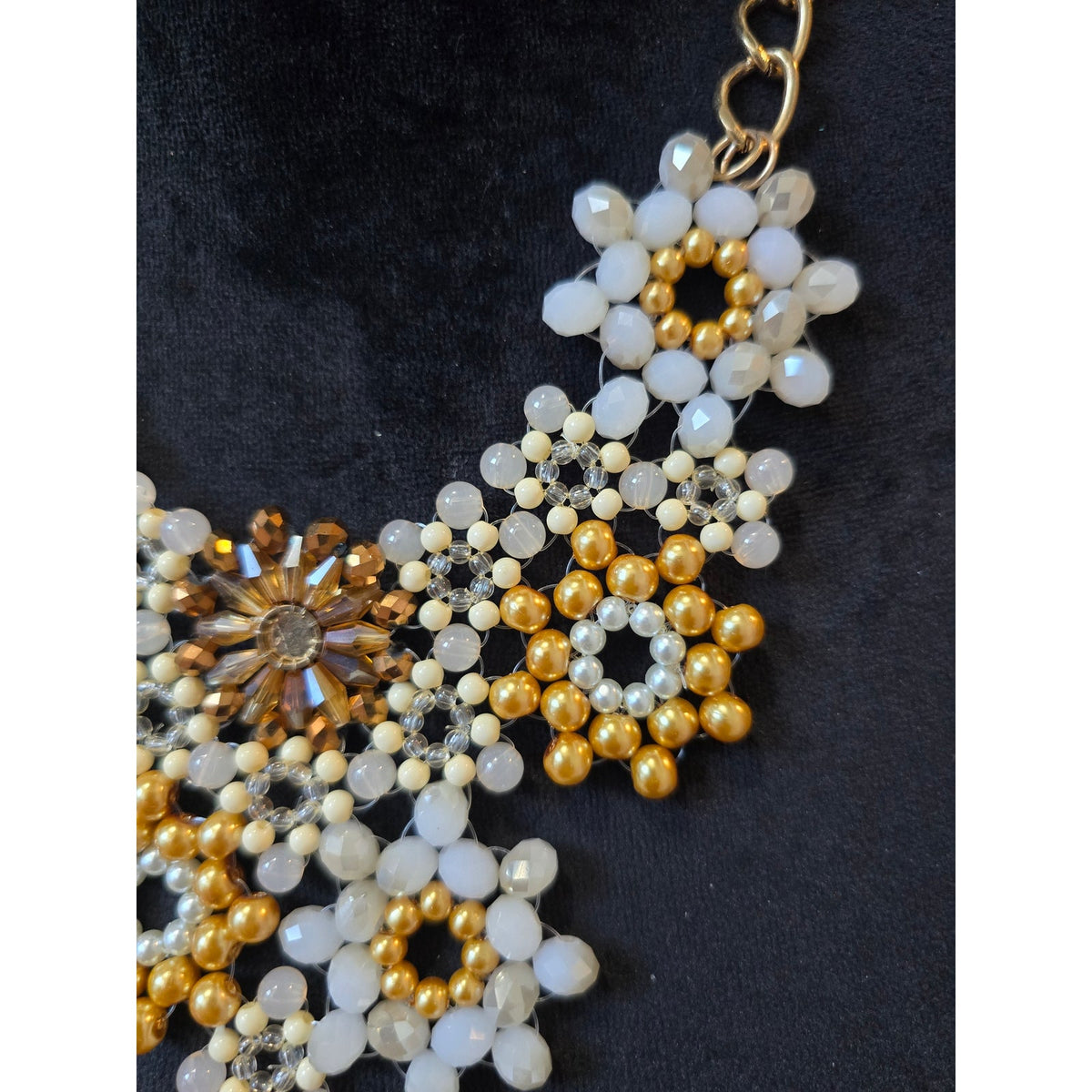 Alpha Gold Tone White Acrylic Cluster Floral Statement Evening Necklace Womens