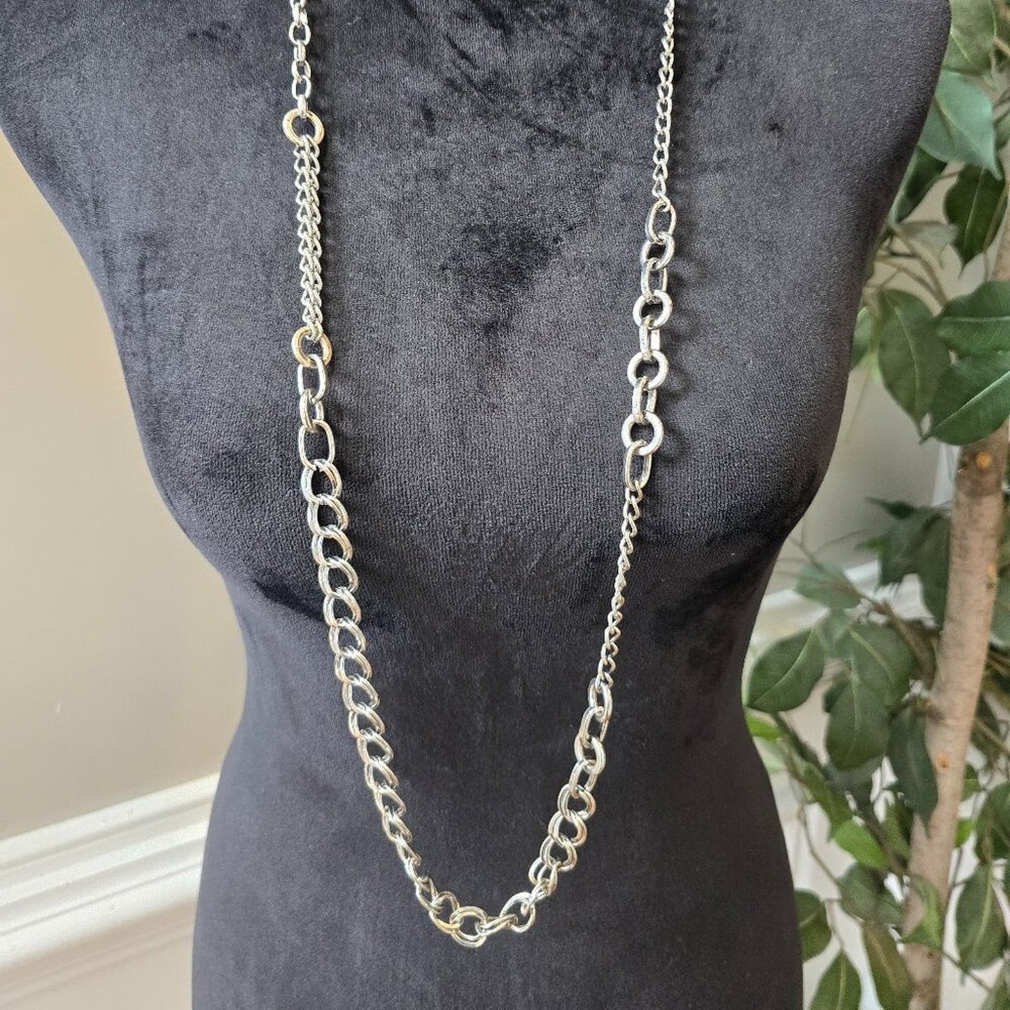 Women's Fashion Silver Tone Curb Link Chain Collar Necklace with Lobster Clasp