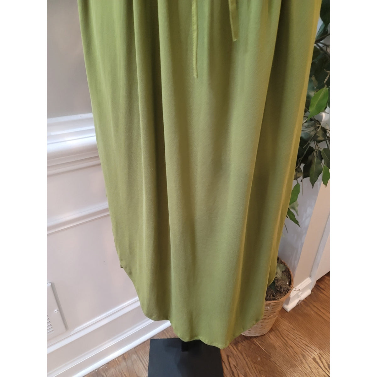 Capella Midi Dress Women Large Green V-Neck Cinched Drawstring Waist Curved Hem