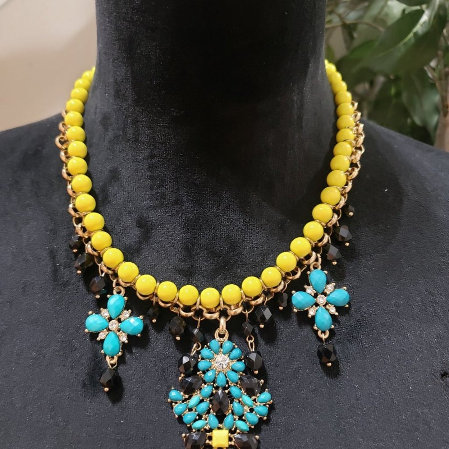 Womens Berrys Bold Colored Cabochon Statement Bib Necklace with Lobster Clasp