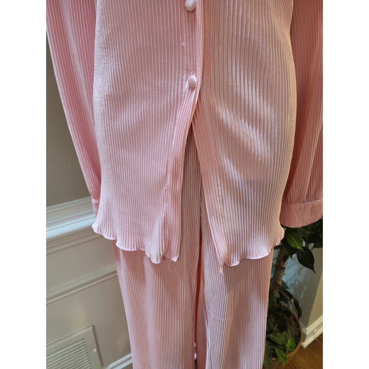 Lounge Set Women's SZ XL Pink Pleated Button Up Front Drop Shoulder Lettuce Hem