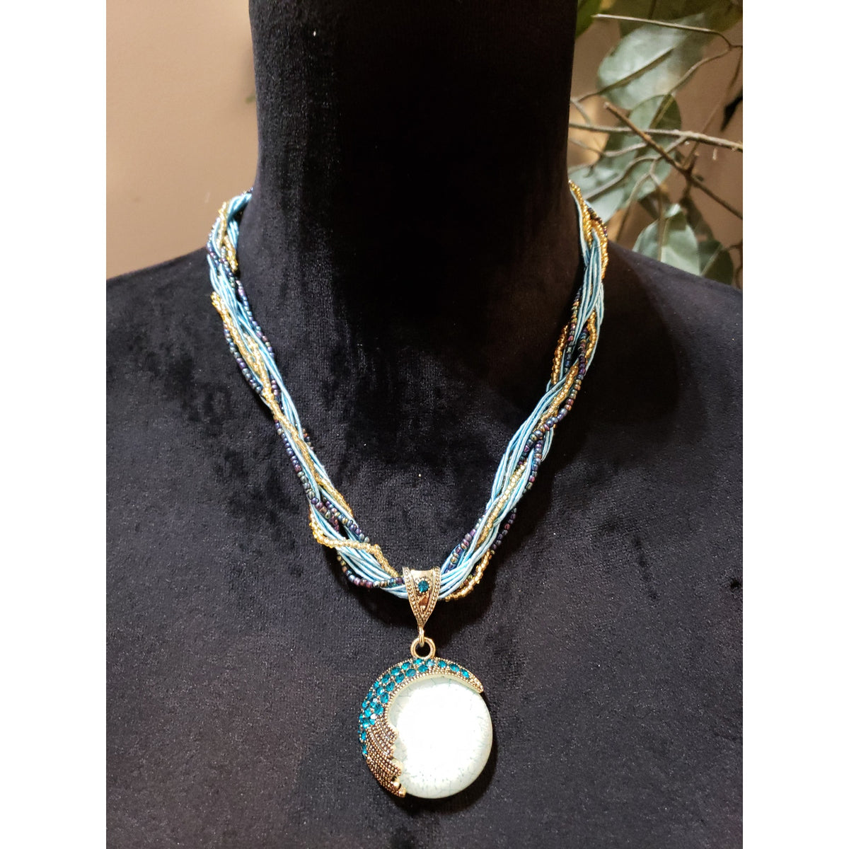 Womens Multilayer Seed Beads Twisted String Crackle Acrylic Pendant Necklace