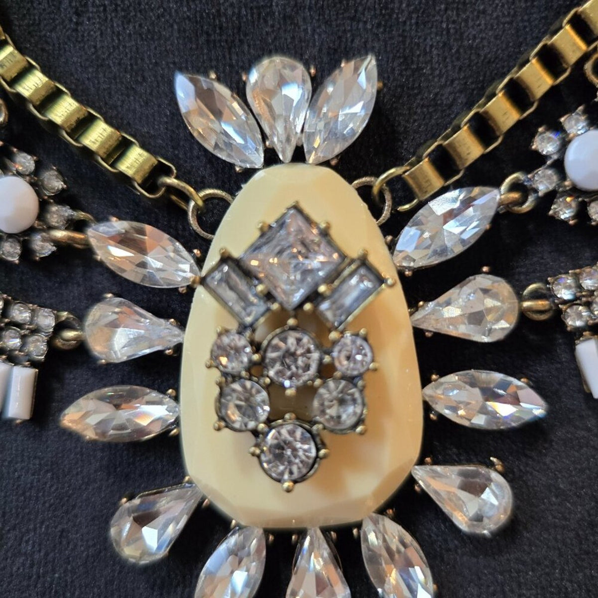 Women Yellow & Clear Crystal Acrylic Pendant Statement Necklace w/ Lobster Clasp