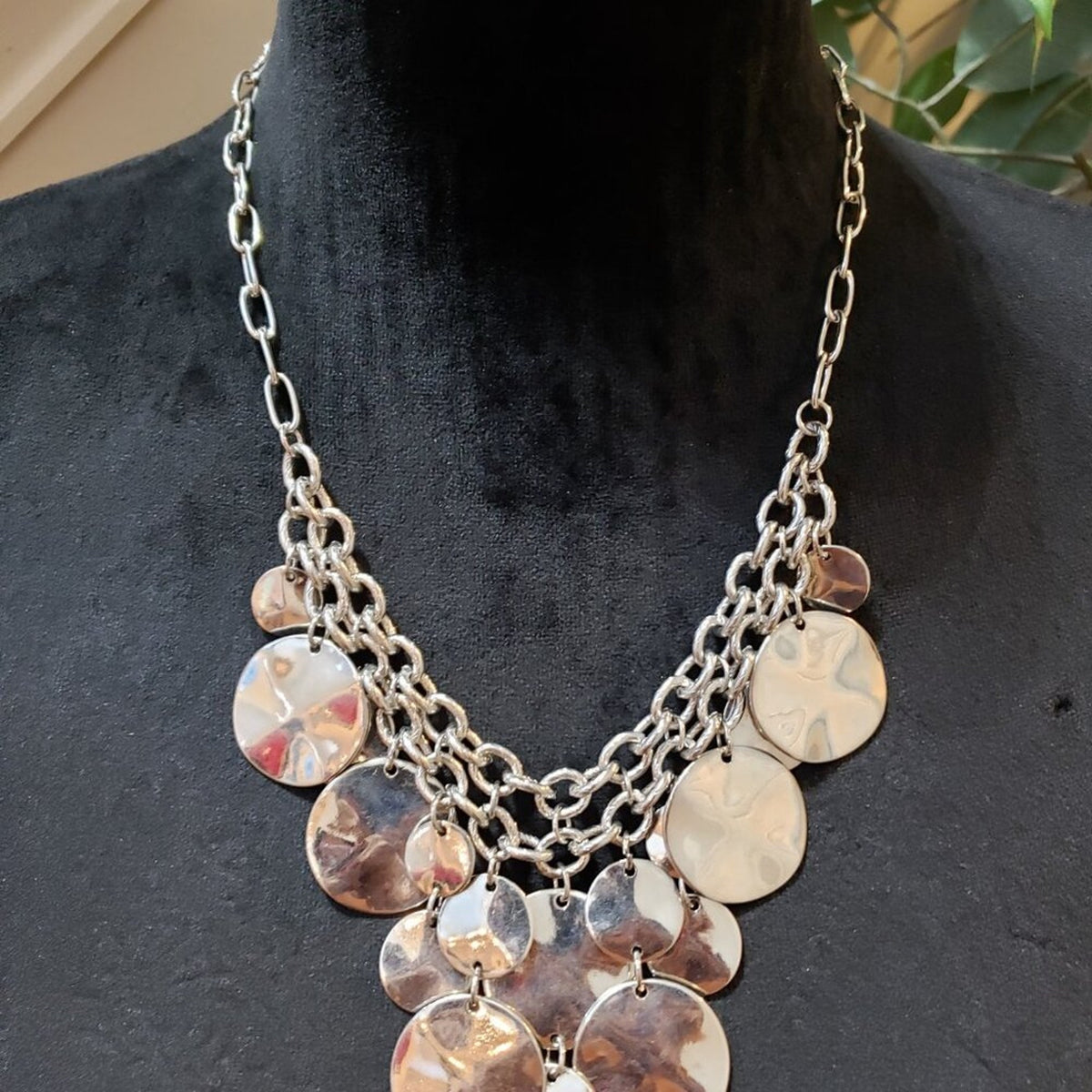 Womens Silver Metal Circle Disc Cascading Necklace Jewelry with Lobster Clasp