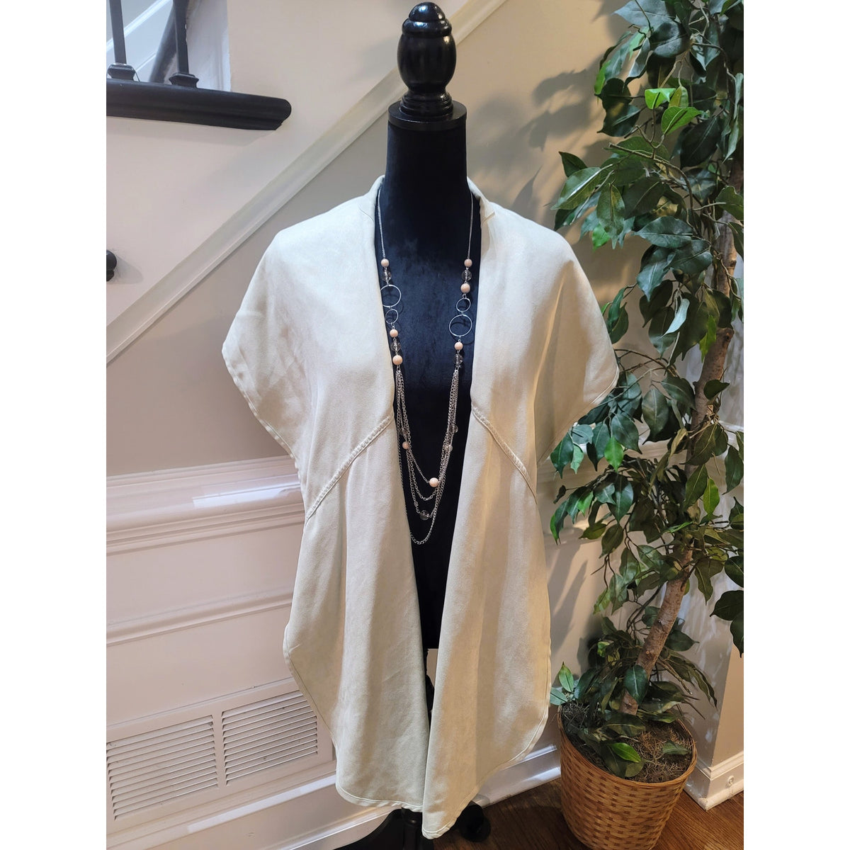 Chico's Cape Shawl Women's Size M Beige Open Front Sleeveless Exposed Seams