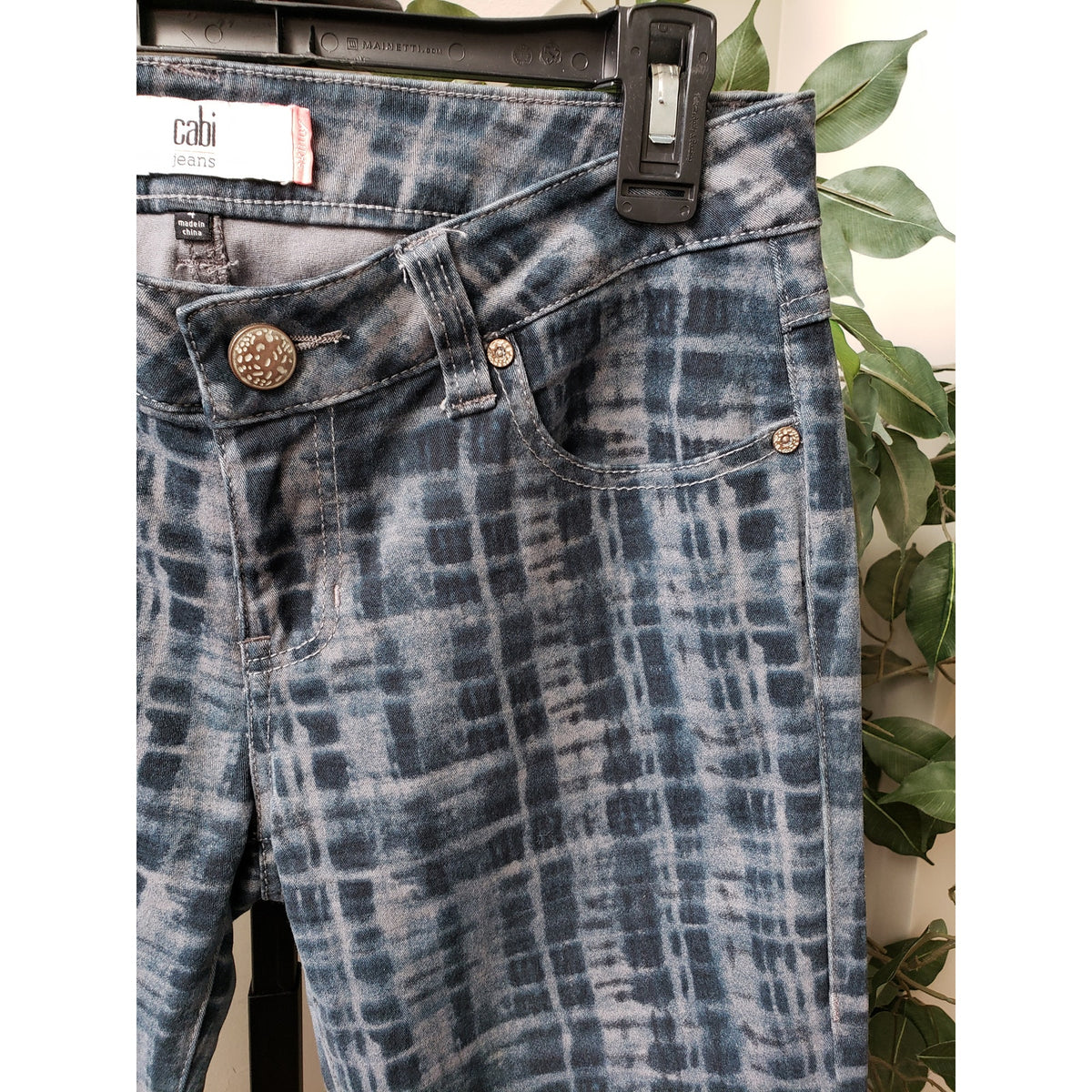 Cabi Jeans Womens Size 4 Blue Denim Cotton Regular Fit Flat Front Straight Leg