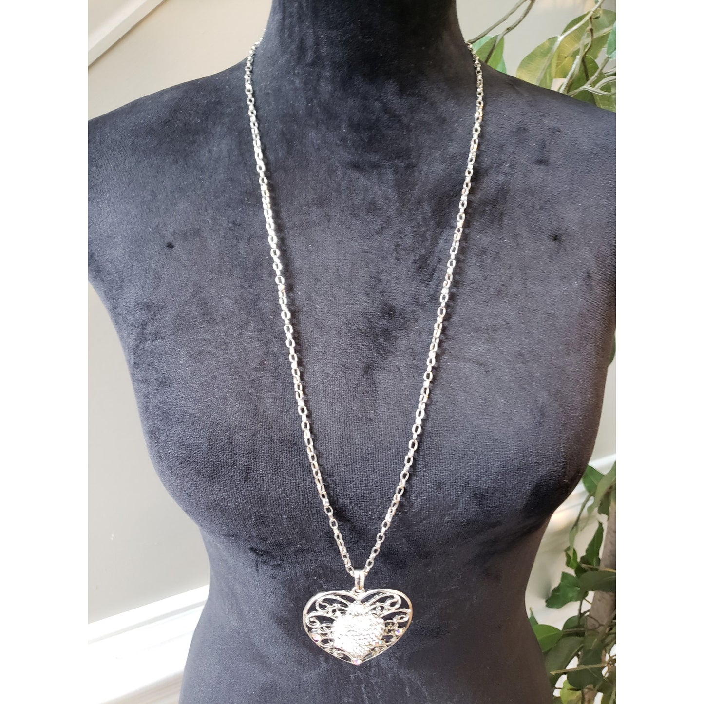 Women Silver Tone Heart Pendant Necklace Rhinestone Filigree Long Chain Jewelry