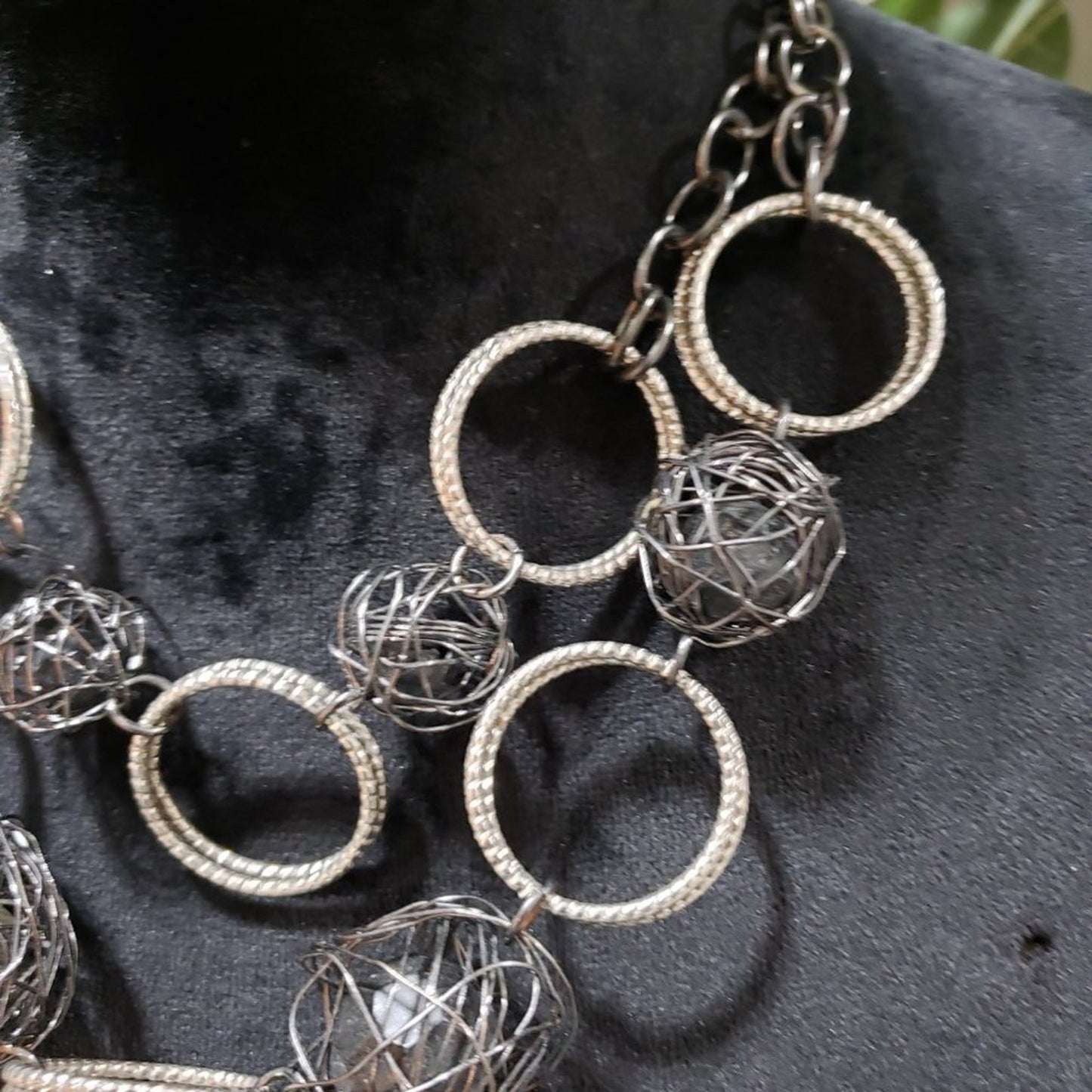 Women Fashion Silver Plastic Balls Wire Circles Collar Necklace w/ Lobster Clasp