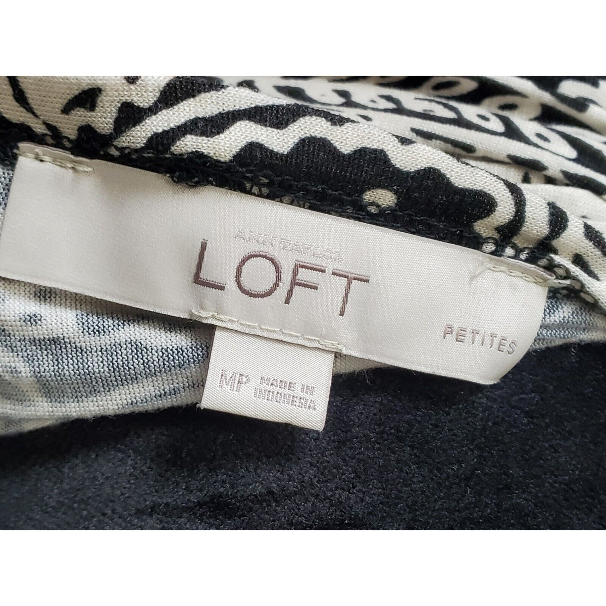 LOFT Women's Black & White Floral Rayon V-Neck Sleeveless Knee Length Dress MP