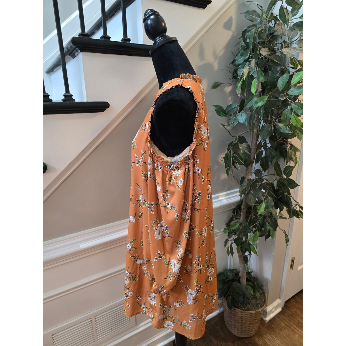 Very J Midi Dress Women’s Medium Yellow Floral Print Cold Shoulder Crew Neck