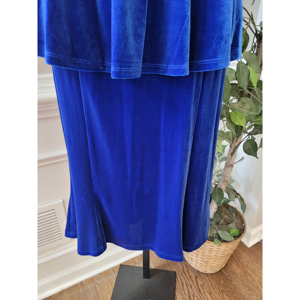 Esy Studio EY Skirt Suit Womens Large Royal Blue Cold Shoulder Flattering Peplum