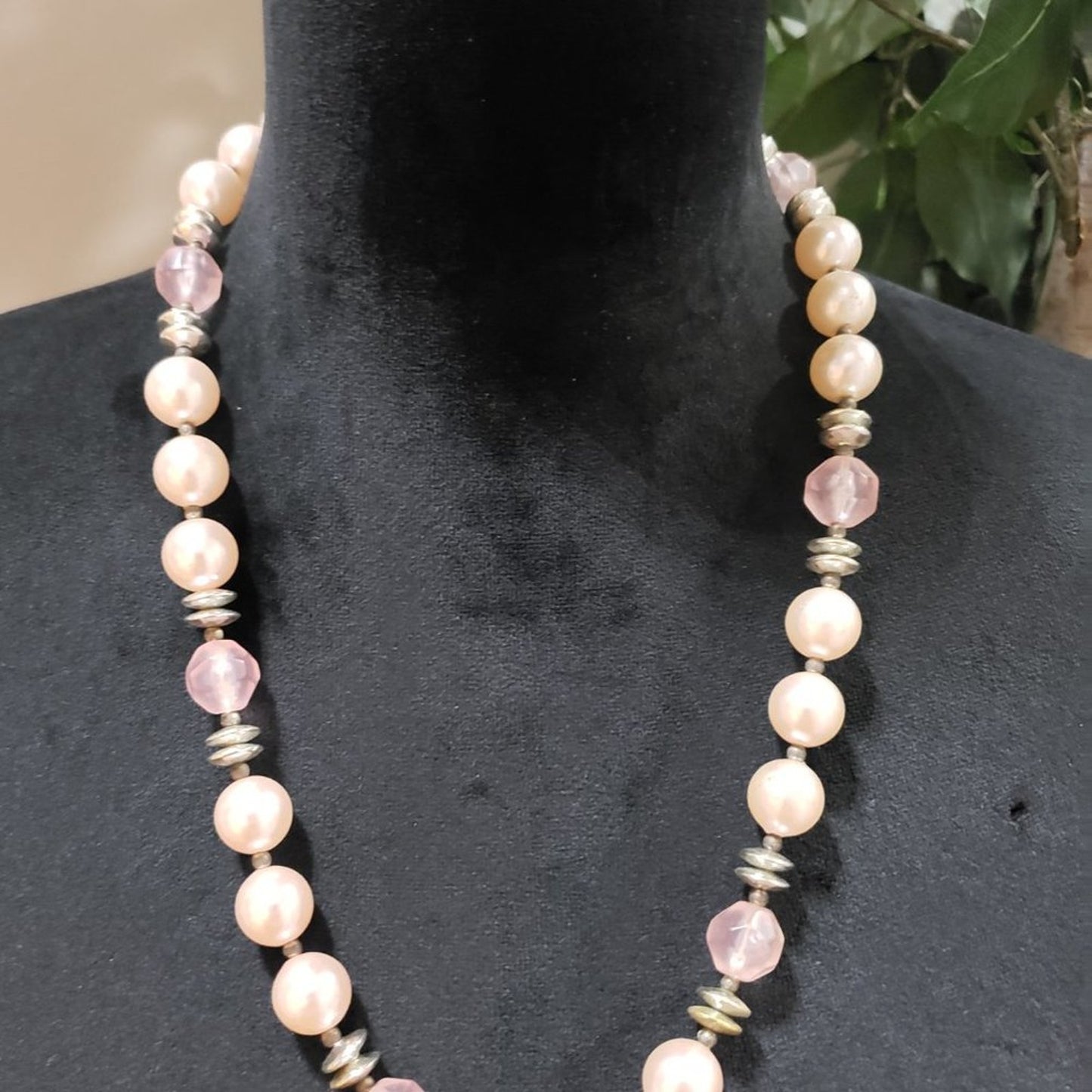 Women Fashion Rhinestone Beaded Freshwater Pearls Collar Necklace with Lobster