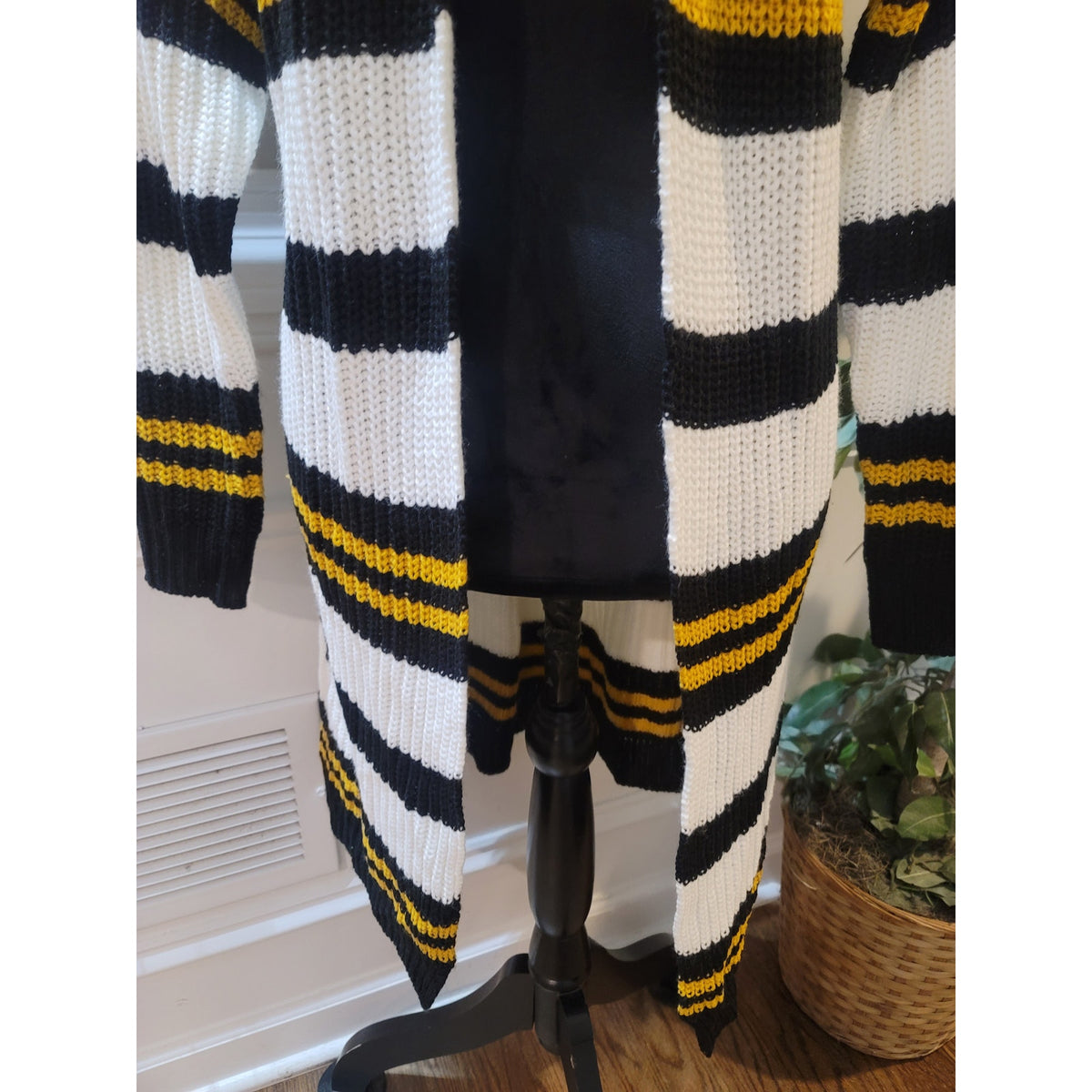 Evelyn Taylor Cardigan Sweater Women's Small Black/White Striped Open Front