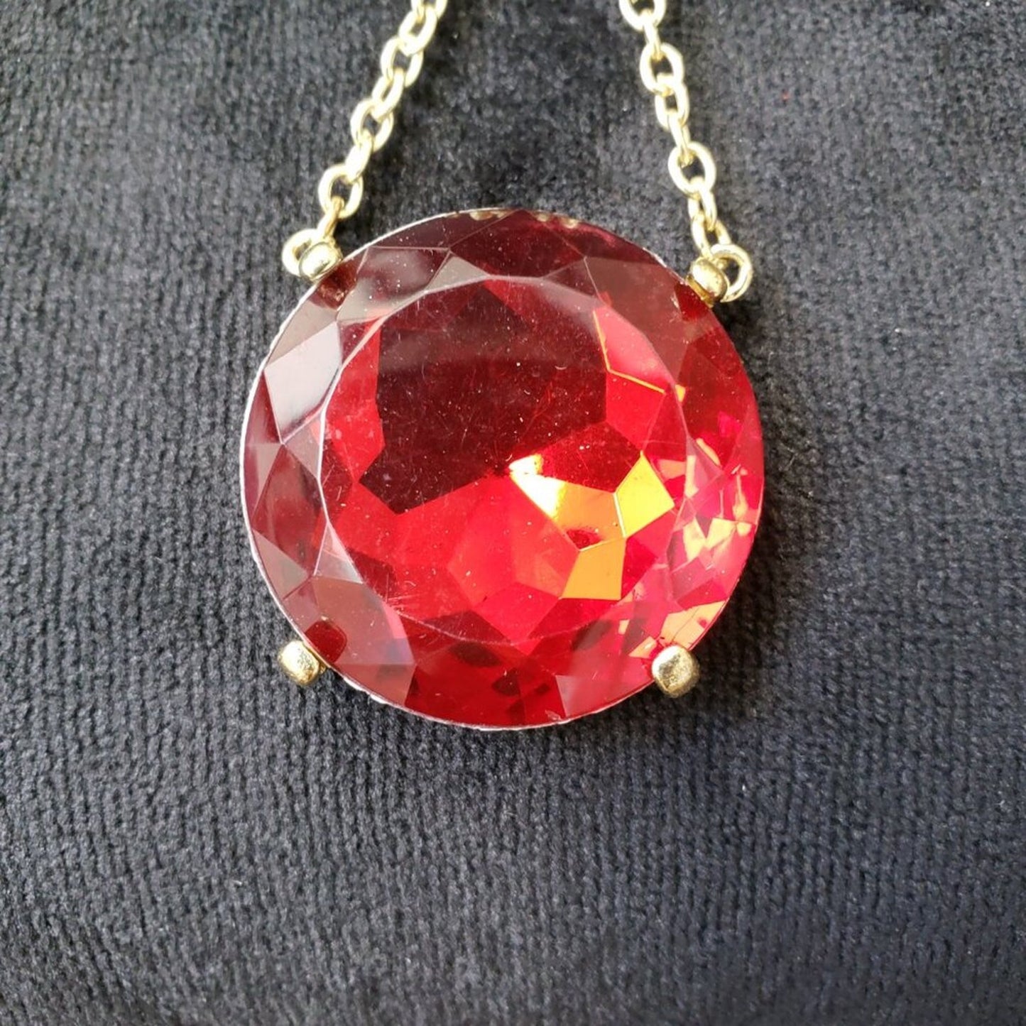 Womens Fashion Red Gemstone Round Pendant Necklace Jewelry with Lobster Clasp