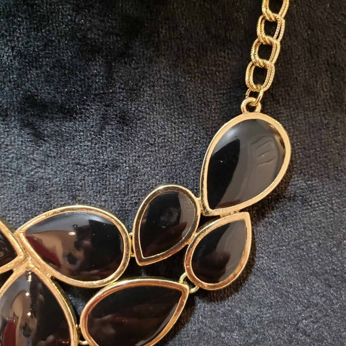 Women Black Teardrop Stone Gold Tone Chain Statement Necklace w/ Lobster Clasp