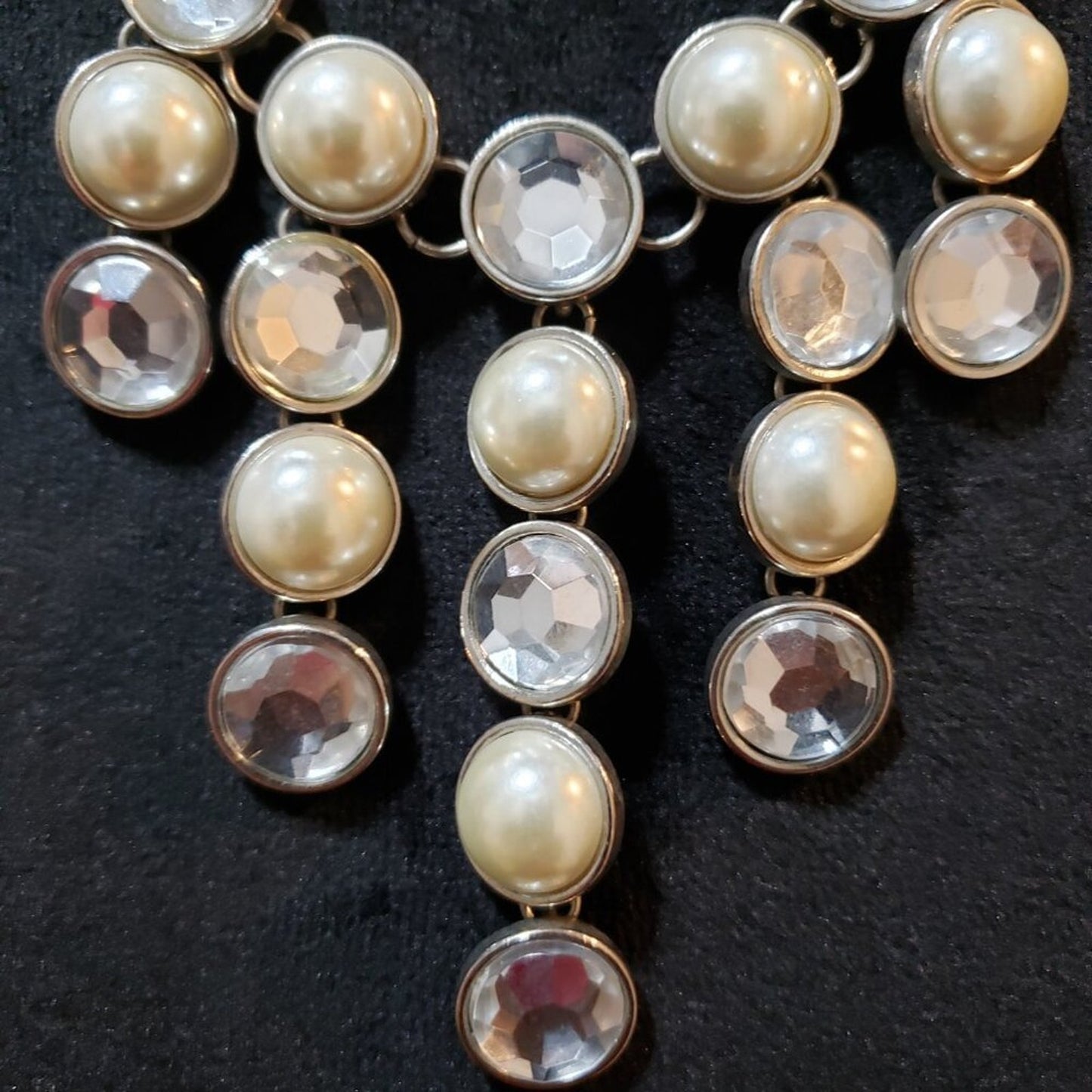 Womens Fashion Ivory Pearl & Clear Acrylic Necklace Jewelry with Lobster Clasp