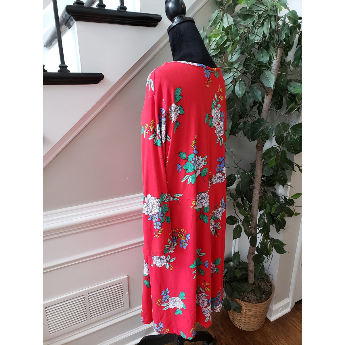 Bobbie Brooks Knee Length Dress Women 3X Red Floral Ruched Long Sleeve V Neck