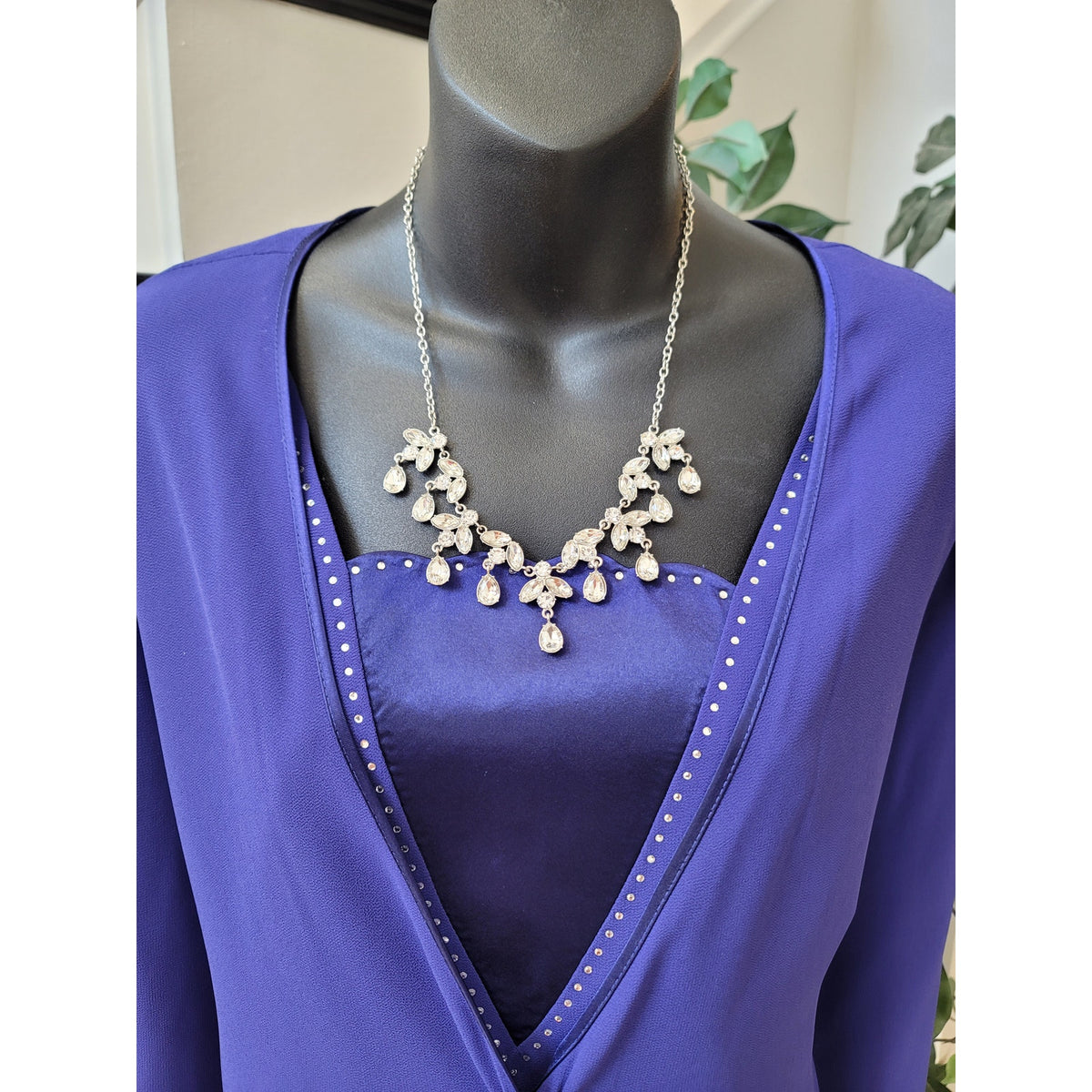 EY Boutique Skirt Suit Women's SZ 18 purple Rhinestone Button Front Back Zipper