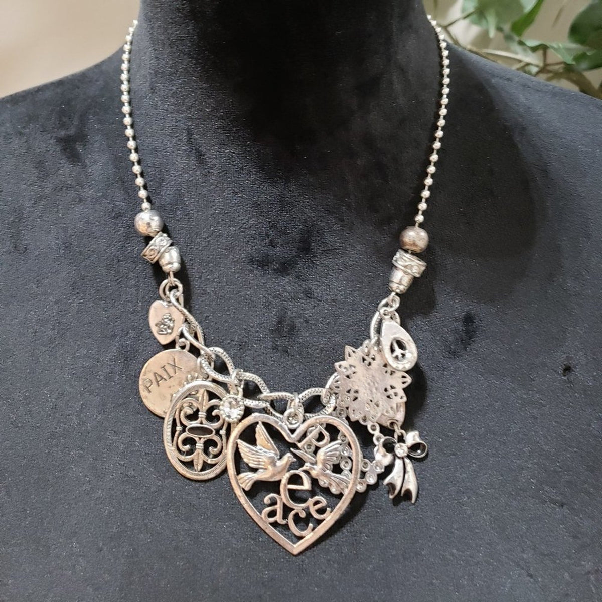 Harc Larat Womens Fashion Chunky Silvertone Filigree Charm Necklace with Lobster