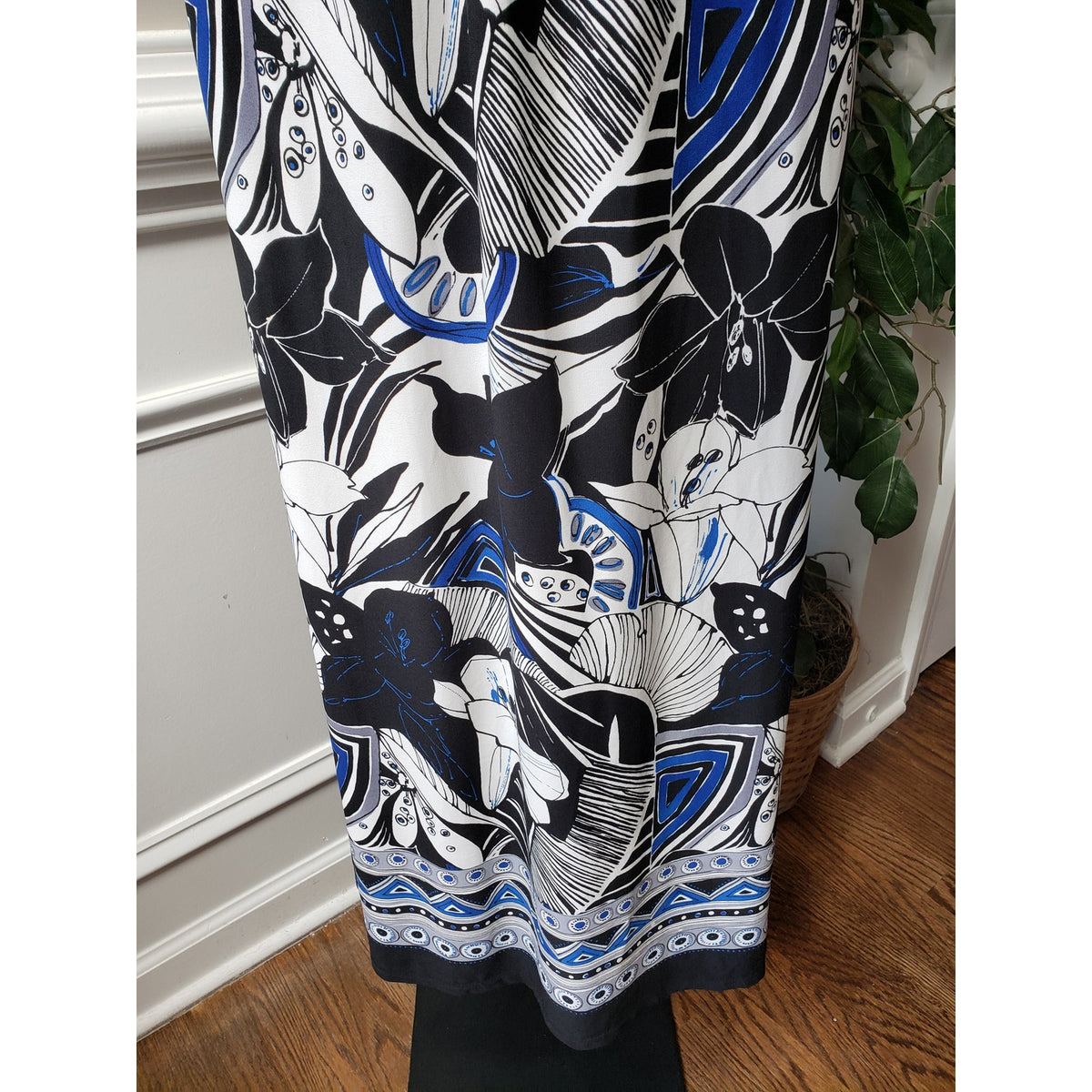 Tiana B. Long Maxi Dress Womens Size XL Black & White Sweetheart Neck Sleeveless