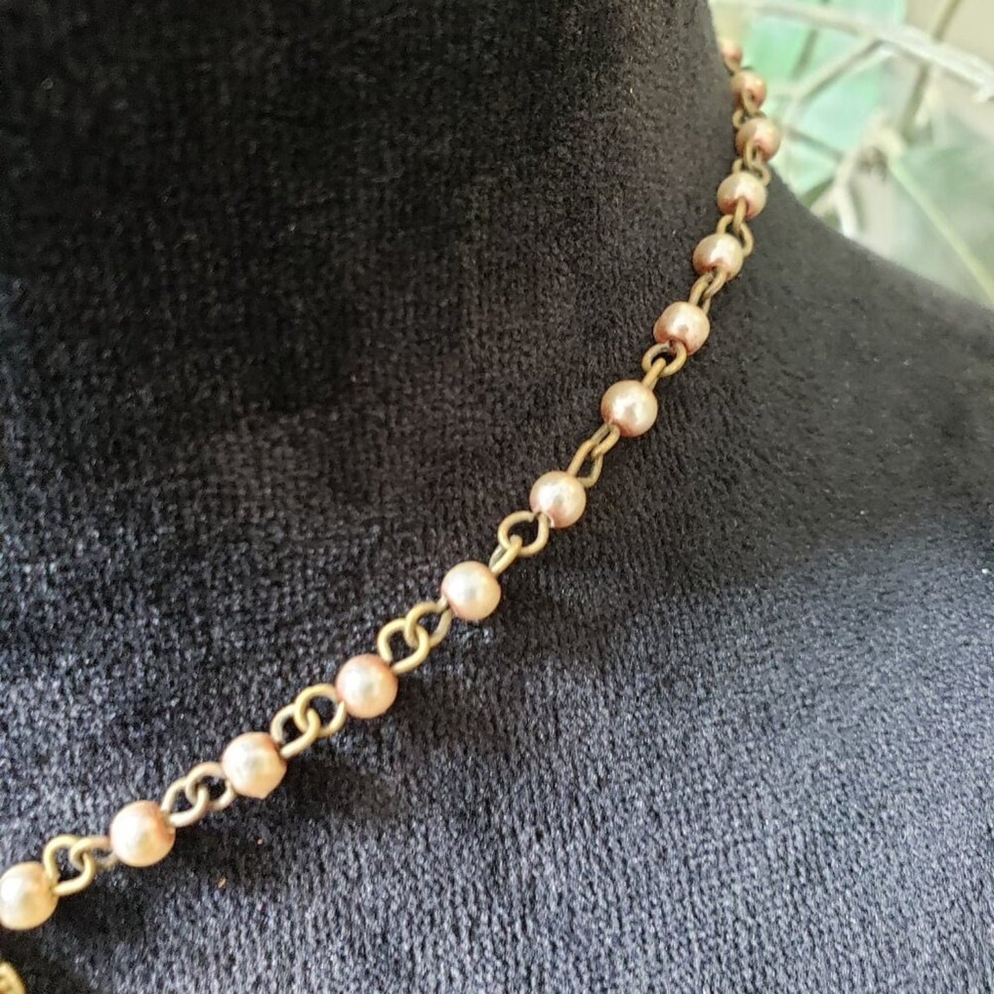 Women's Fashion MARISA Gold Tone Pink Beaded Y Shape Necklace with Pearl Clasp