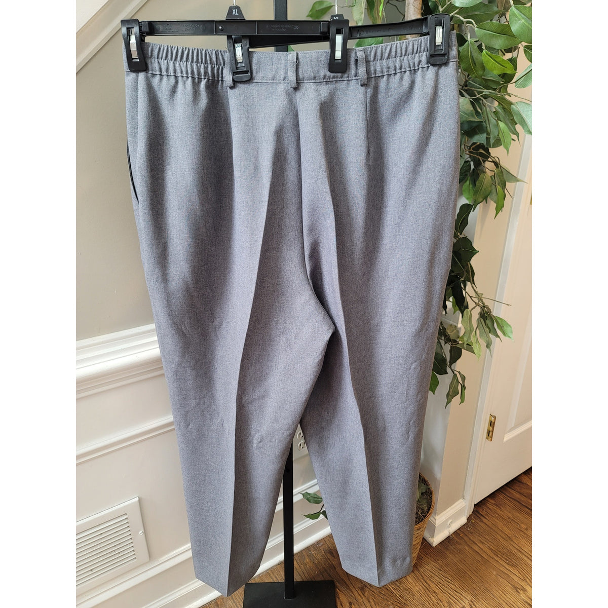 Alia Dress Pants Women's Size 18W Gray Pleated Front Comfort Fit Slash Pockets