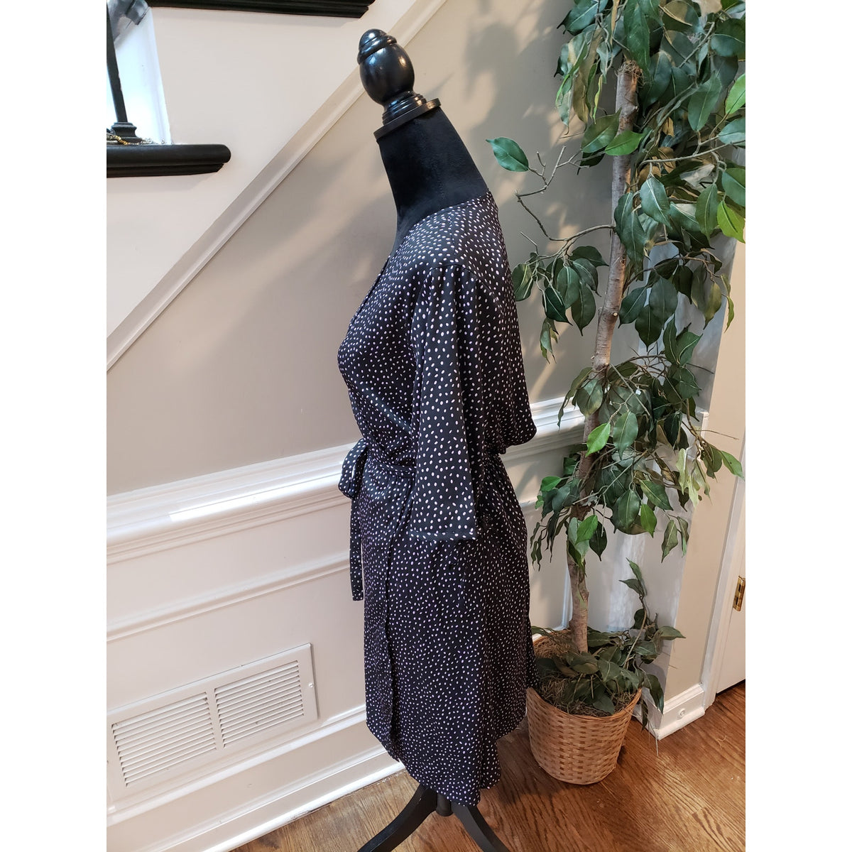Influence Dress Women Size 10 Black Purple Polka Dot Wrap Tie Waist V Neck