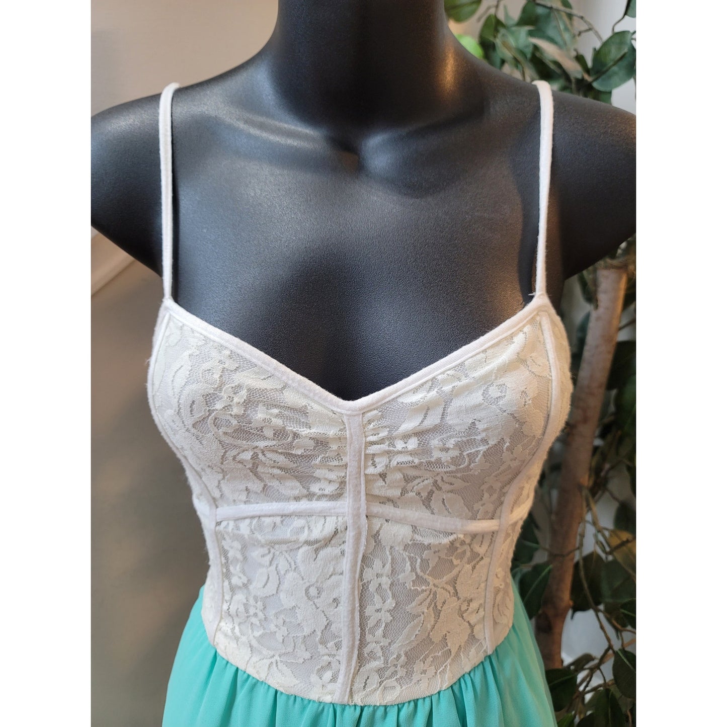 Papaya Dress Womens Medium White Lace Aqua Blue Chiffon Sleeveless Summer