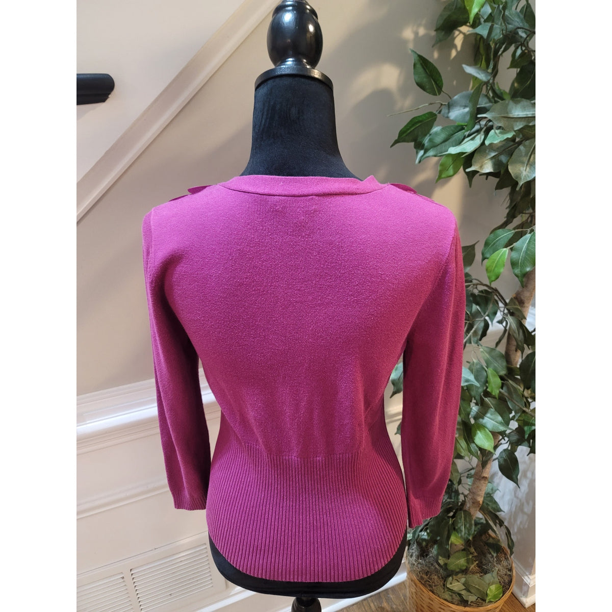 Nine West Cardigan Sweater Women's Small Pink Ribbed Petal Trim V-Neck Button