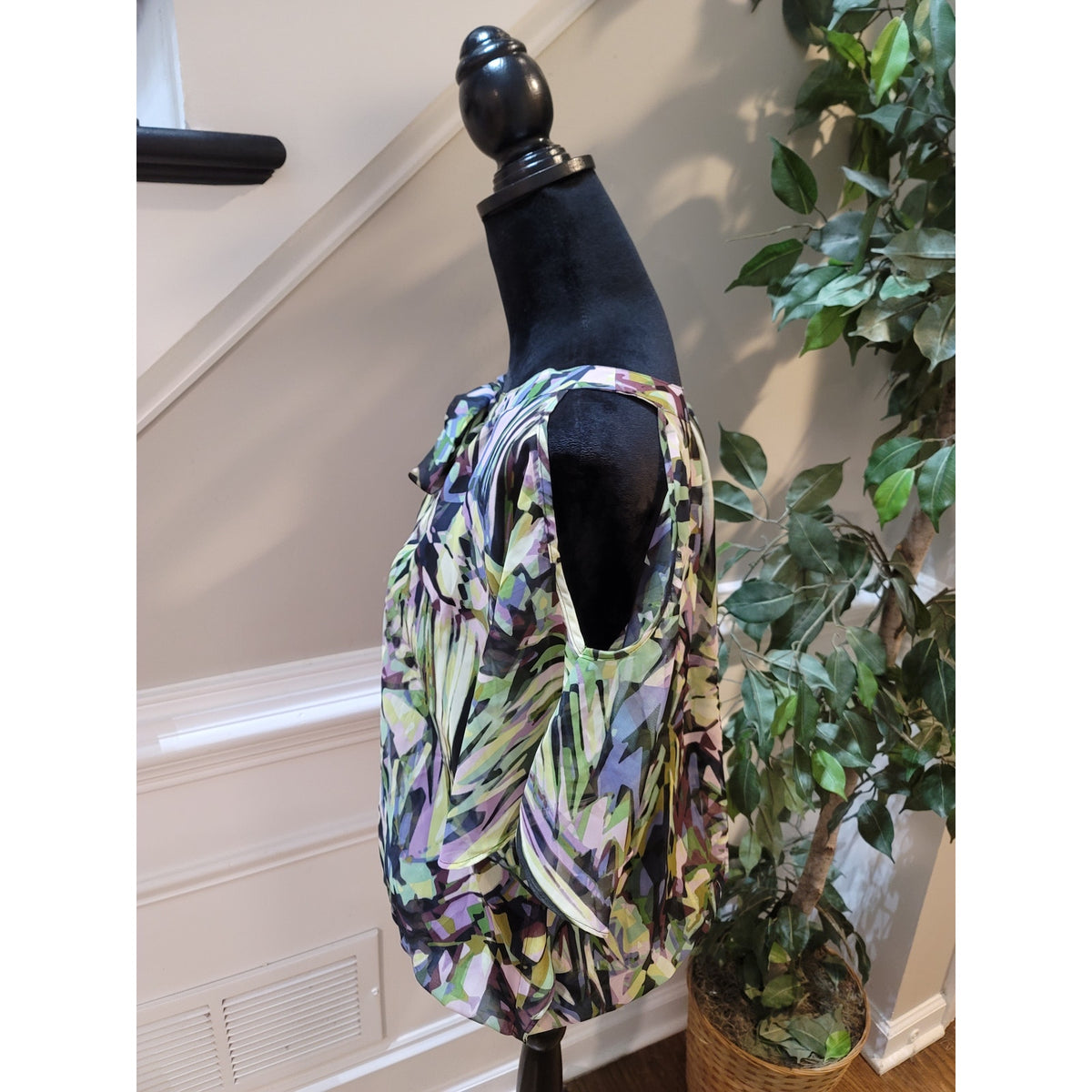 Jennifer Lopez Blouse Top Women Small Multicolor Geometric Batwing Cold Shoulder