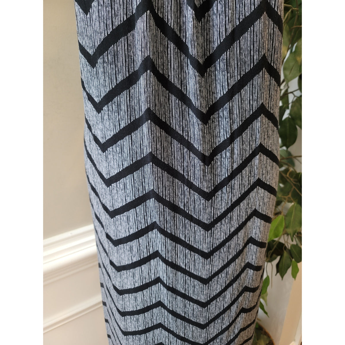 Merona Maxi Dress Women's XS Black White Chevron Striped Scoop Spaghetti Strap