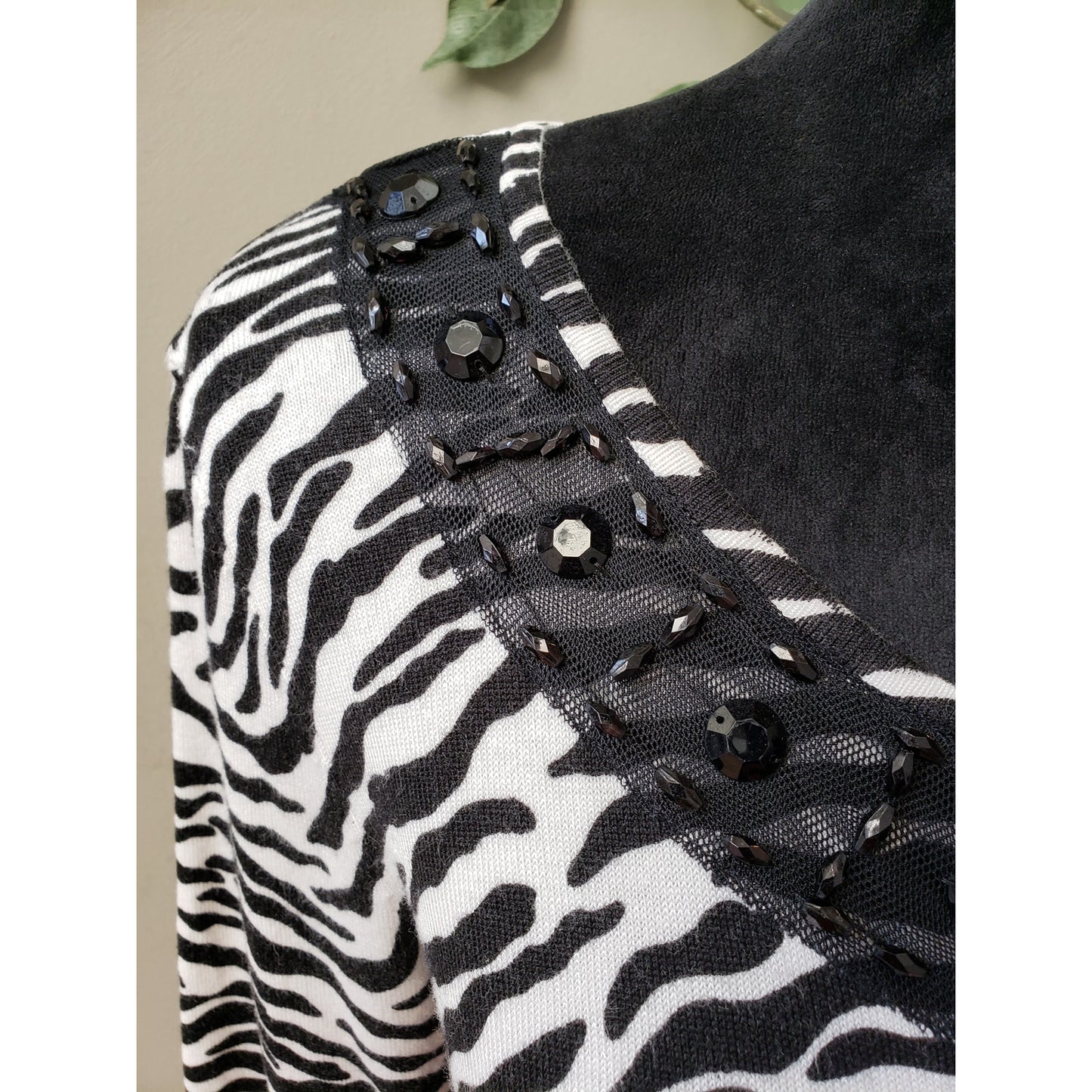 Carolyn Taylor Sweater Womens M Black White Zebra Print Lace Trim Rhinestone