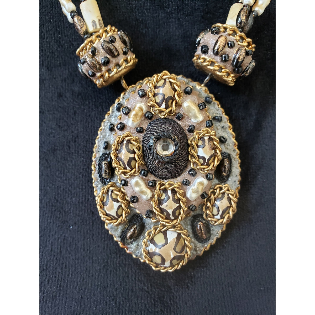 Womens Gold Tone Black Resin Encrusted Bone Beads Chain Rings Pendant Necklace