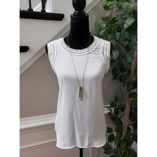 Cabi Women's White Solid 100% Polyester Round Neck Sleeveless Top Blouse Size XS