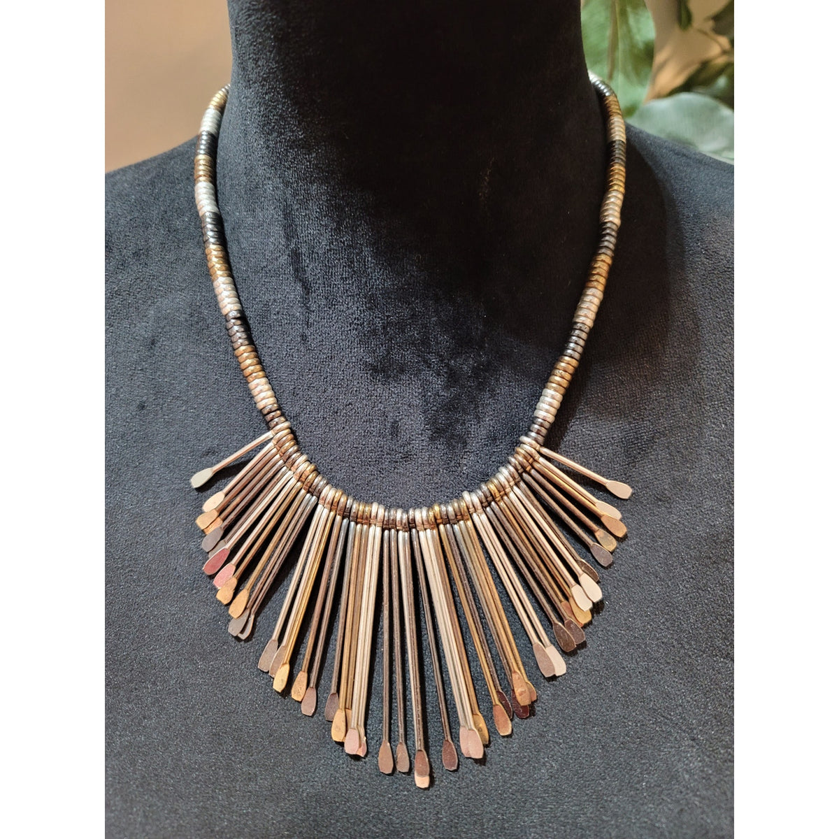 Women's Multi Tone Metal Fringe Necklace Lobster Claw Lock Elegant Design