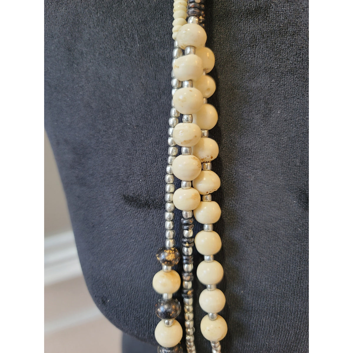 Women's Multi Layered Beaded Necklace With Lobster Clasp In Black And Cream