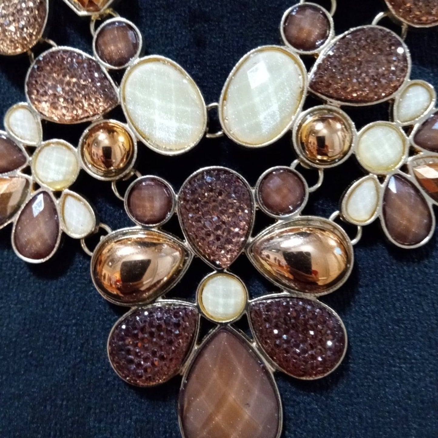 Womens Fashion Chunky Rhinestones Art Floral Statement Bib Necklace with Lobster