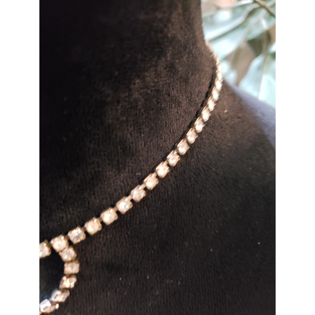 Women Fashion Silver Plated Rhinestones Trim Bling Chain B Drope Choker Necklace