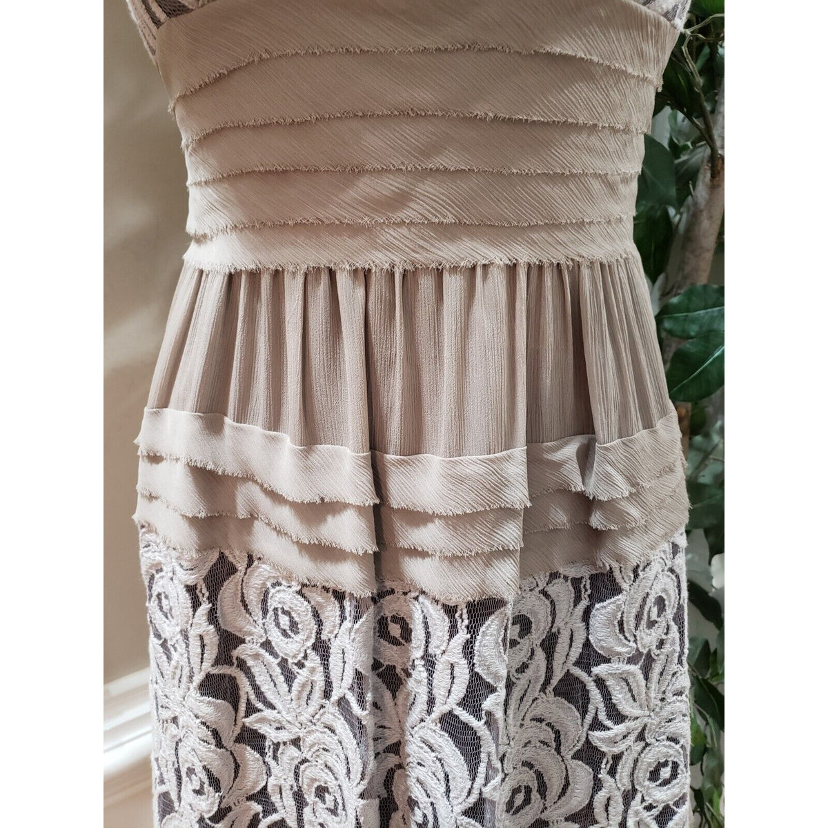 BCBGMAXAZRIA Women Beige Floral Lace Chiffon Off The Shoulder Long Maxi Dress XS
