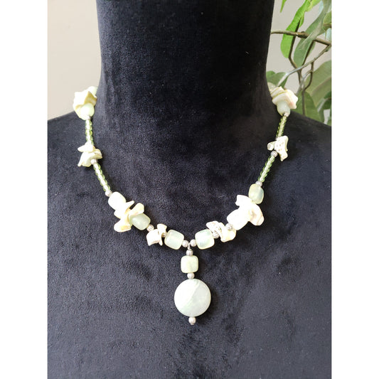 Womens Fashion Irregular Chip Gravel Beads Palmstone Pendent Necklace Jewelry