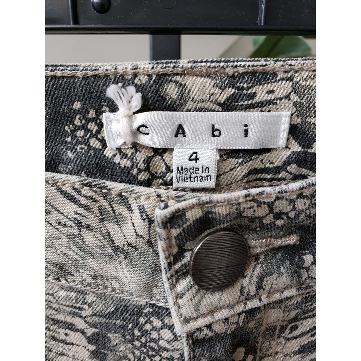 Cabi Pants Women 4 Multi Denim Animal Print Stretch Cotton Slim Fit Straight Leg
